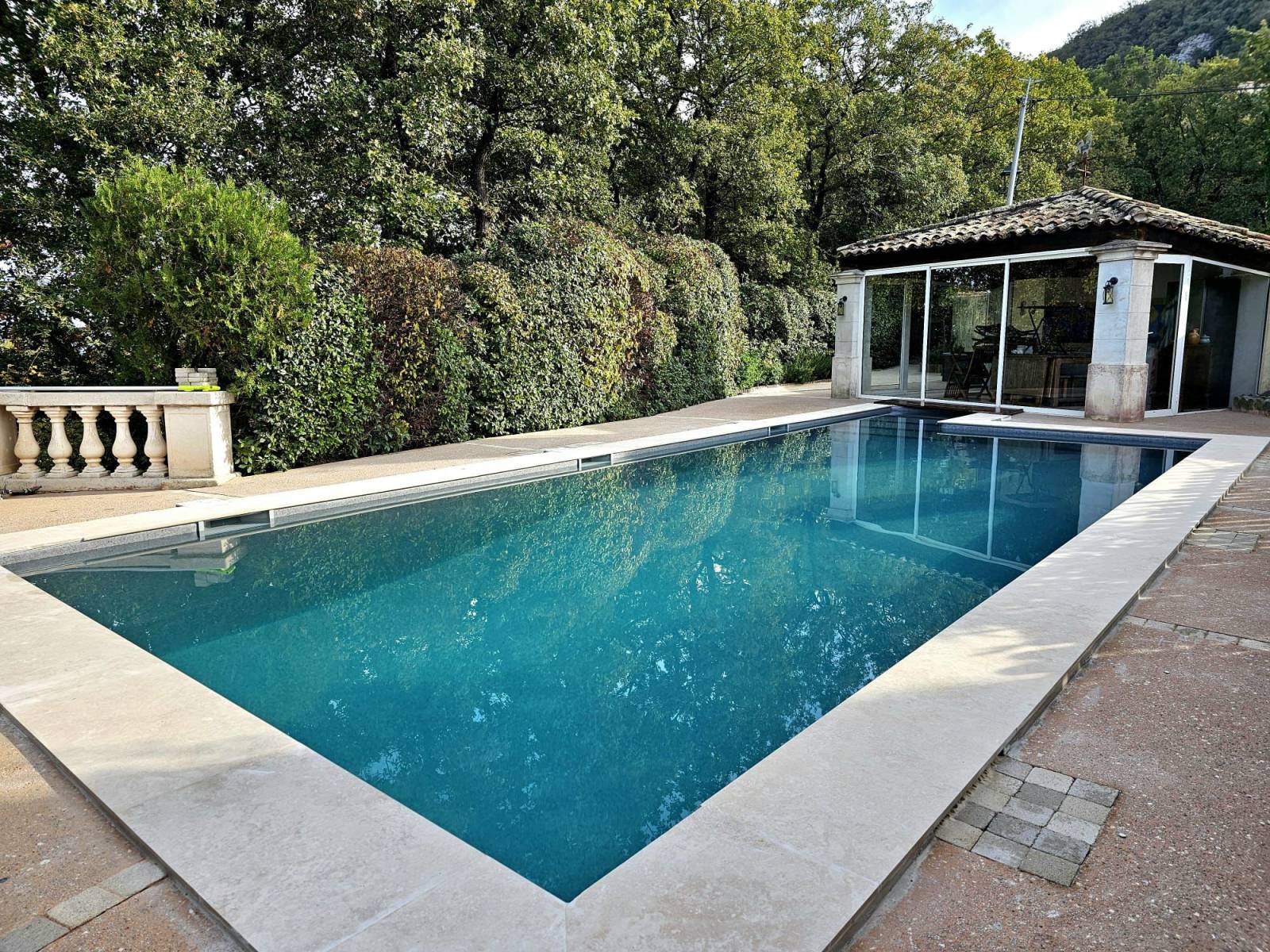 Intervention réussie chez un client à Venelles : remplacement de liner par du PVC armé