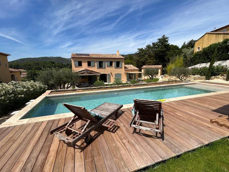 Fourniture et pose d'un revêtement liner pvc armé Renolit Alkorplan 3D Touch sur une piscine en béton armé à Sanary-sur-Mer