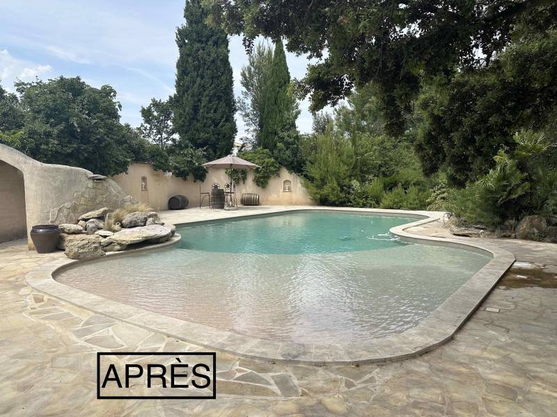 Piscine en Forme Libre Carrelée : Rénovation avec PVC Armé à Les Pennes-Mirabeau (13)
