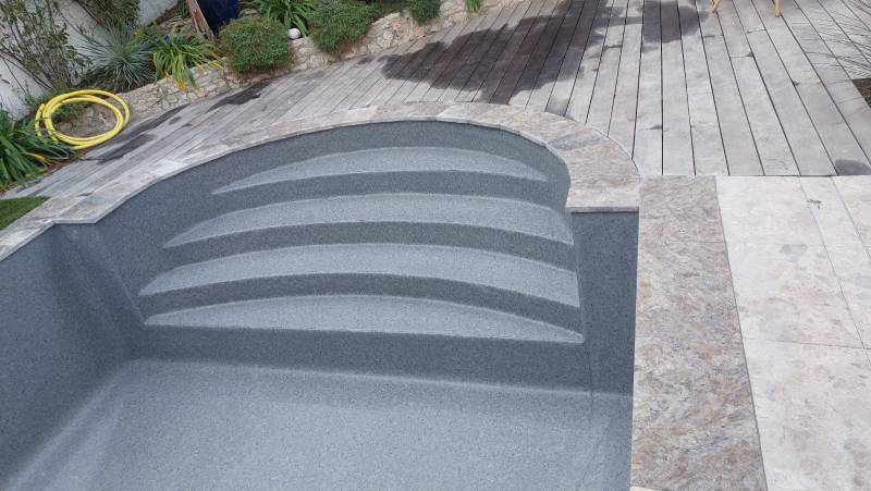 renovation-piscine-escalier-pvc-arme-prestige