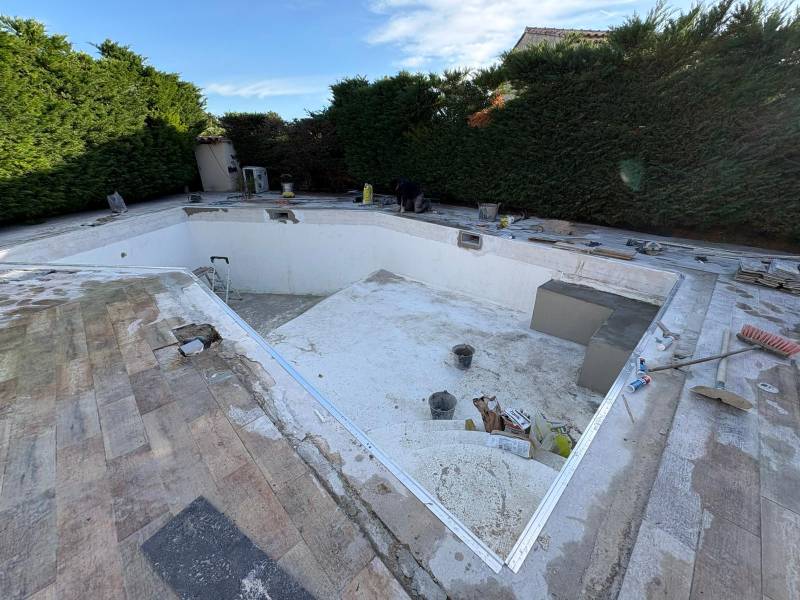 renovation-de-piscine-beton-traditionnel-pvc-armee